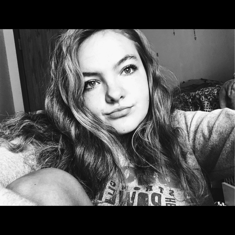 Meet your Posher, Caitlyn